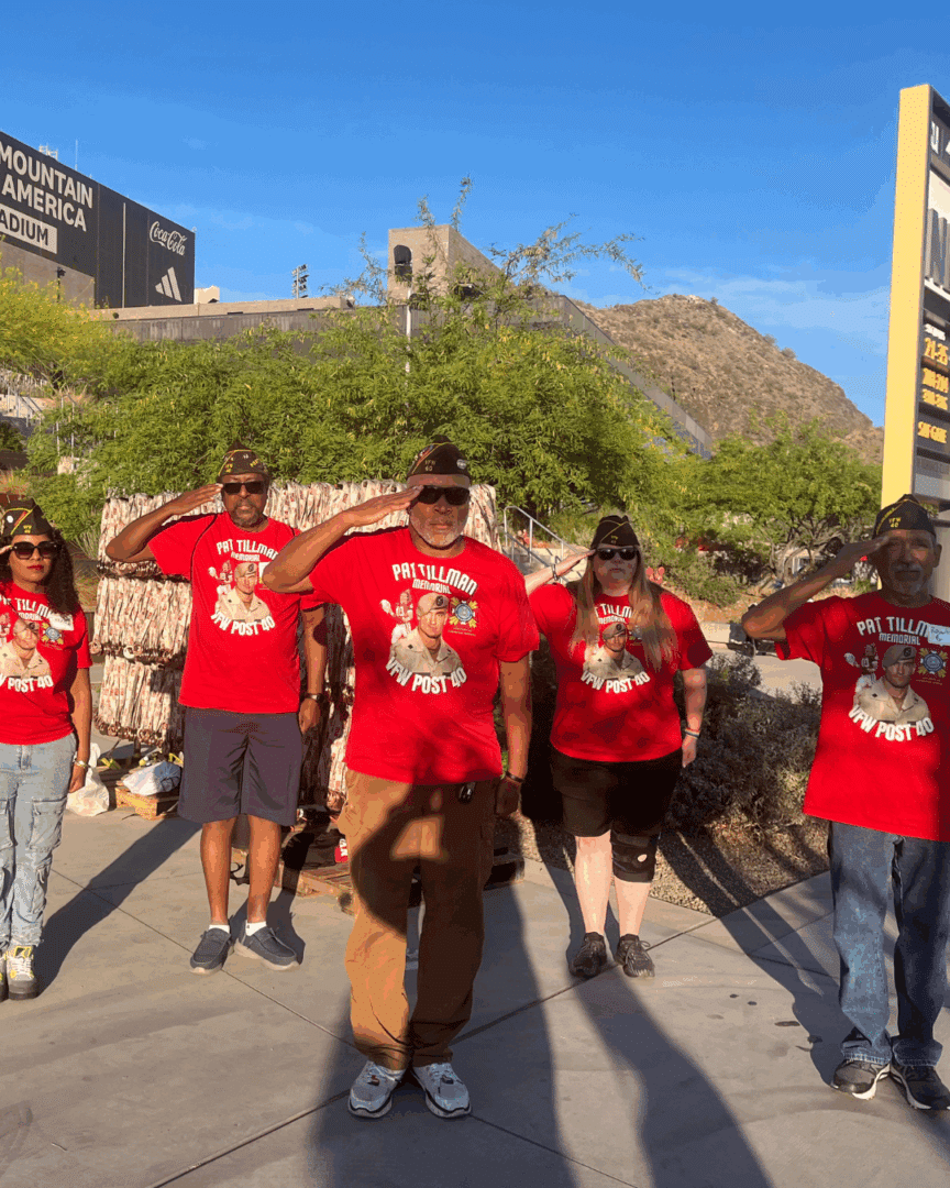 Participants saluting at the begining of the Pat Tillan Run